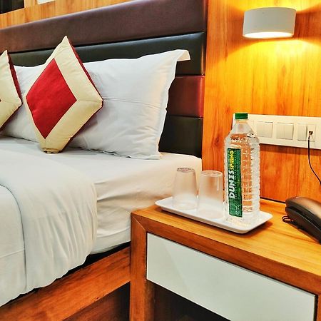 Gateway Suites Bombaj Zewnętrze zdjęcie